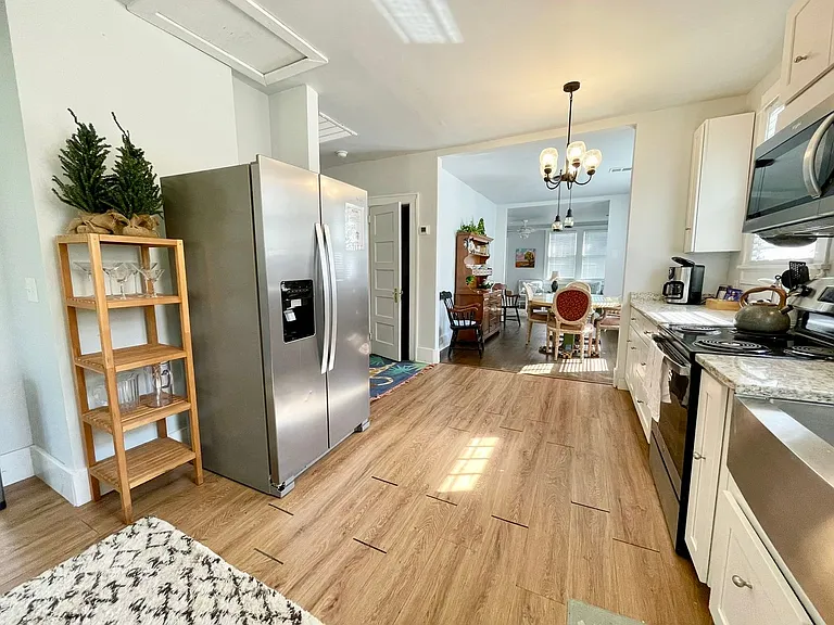 611 Howard St — Photo 6