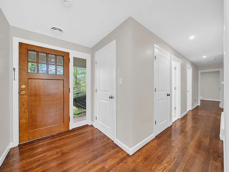 35 Peters St — Photo 13