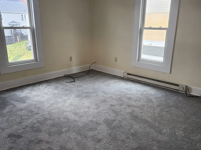 122 Spring St — Photo 3
