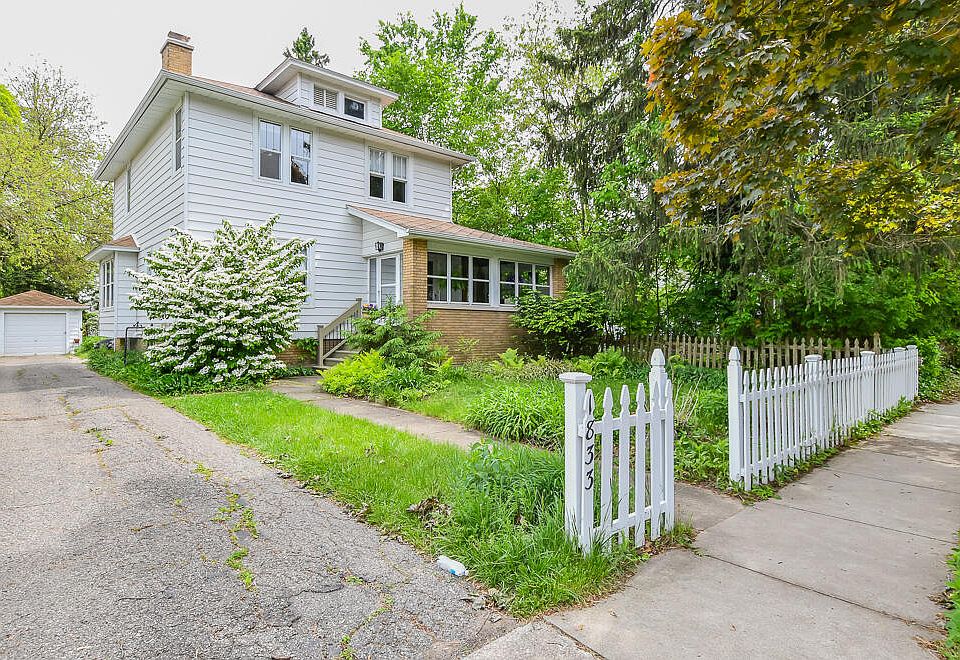 1st image of 1833 Oakland Dr