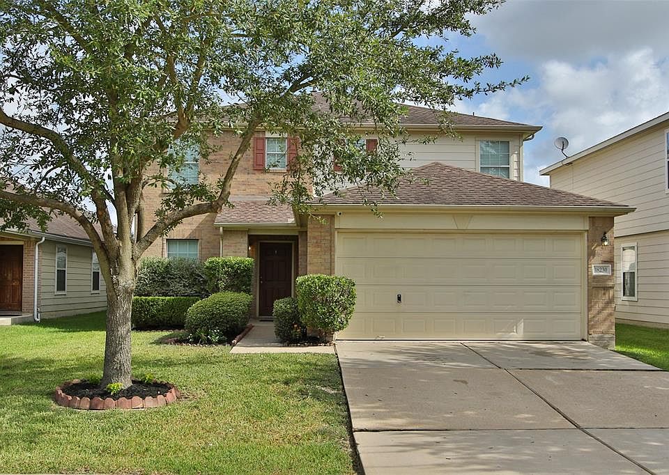 Beautiful 2 story home that features 4 bedroom 2.5 bath in Westgate with nice curb appeal with well manicured landscaping