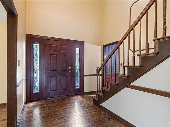 3rd image of 7588 Marywood Dr
