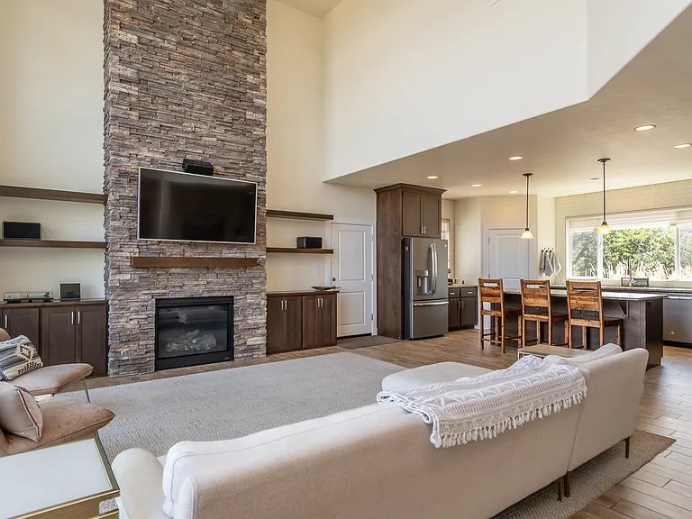 355 Ridgecrest Dr — Photo 7