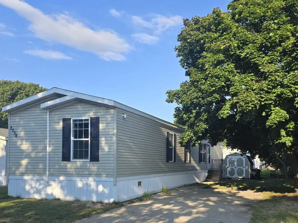 2054 Ironwood East Ct, Muskegon, MI 49442