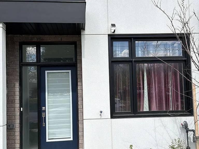 195 Monarch Ave — Photo 6