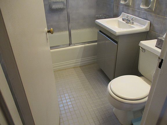 4th image of 2204 77th St