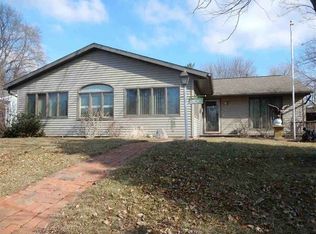 140 White Ave, Lincoln, IL 62656
