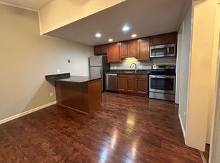 164 Waterbury Ct, Westland, MI 48186