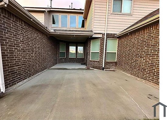 2nd image of 3003 Charles Dr