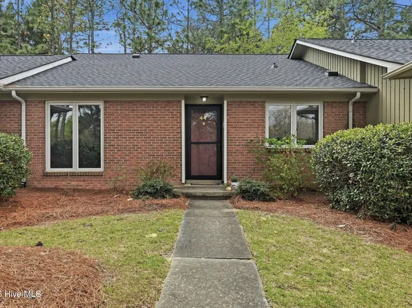 44 Garden Villa Dr, Pinehurst, NC 28374