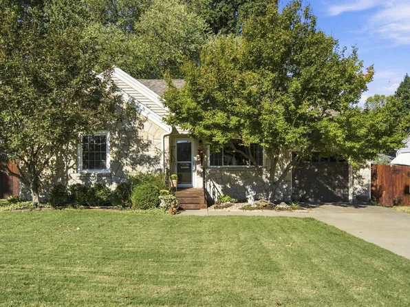 1739 S Kentwood Avenue, Springfield, MO 65804