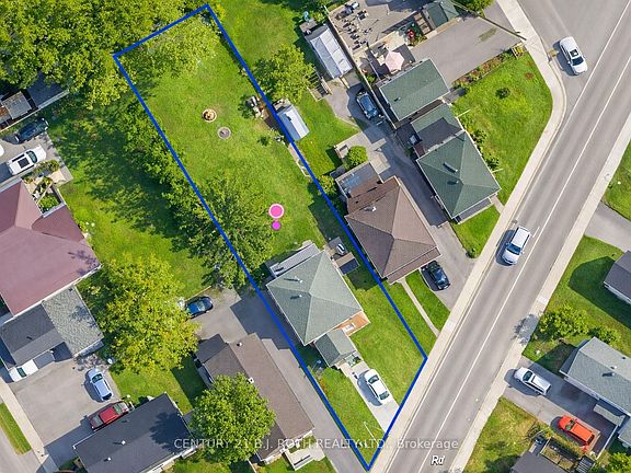 2nd image of 174 Barrie Rd