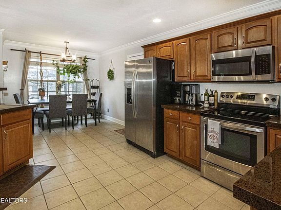 3rd image of 5211 Trumpet Vine Ln