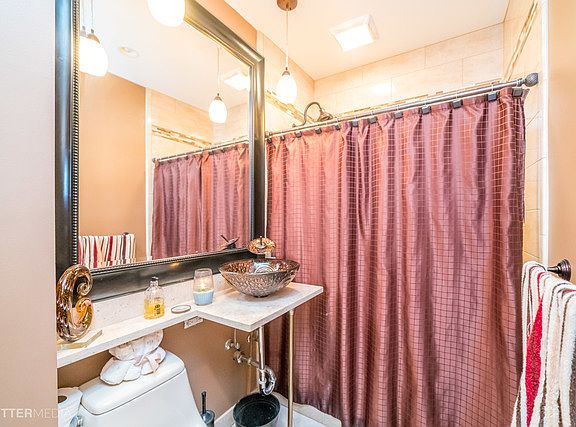 5th image of 3226 S 54th Ave