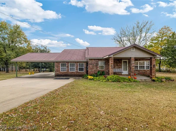 700 Carrie Dr, Spiro, OK 74959