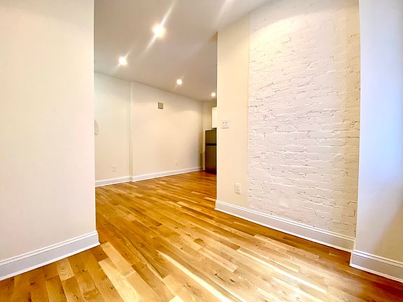 5th image of 542 E 79th St APT 5D