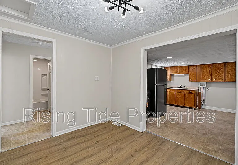 1607 Montgomery Ave — Photo 11