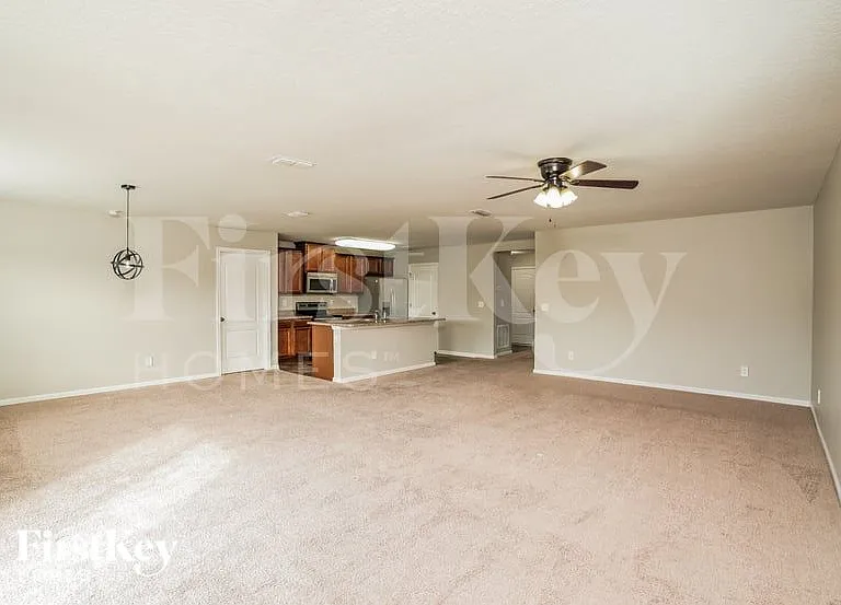 4130 Great Falls Loop — Photo 4