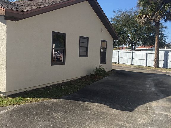 3rd image of 514 Loveridge Dr