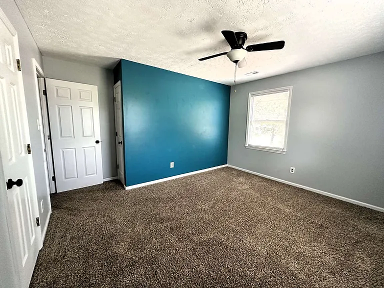 416 Georgetown Cir — Photo 17