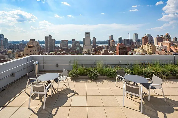 Rented by Realty Group International | media 43