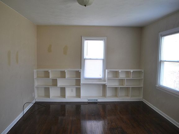 3rd image of 1819 Pexton Ave