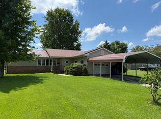 208 W Missouri St, Oblong, IL 62449
