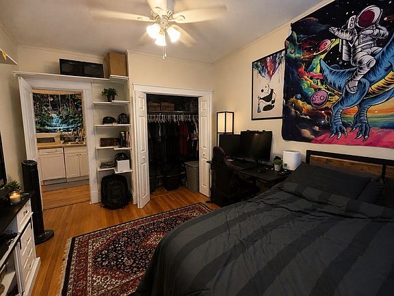 2nd image of 35 Queensberry St #16