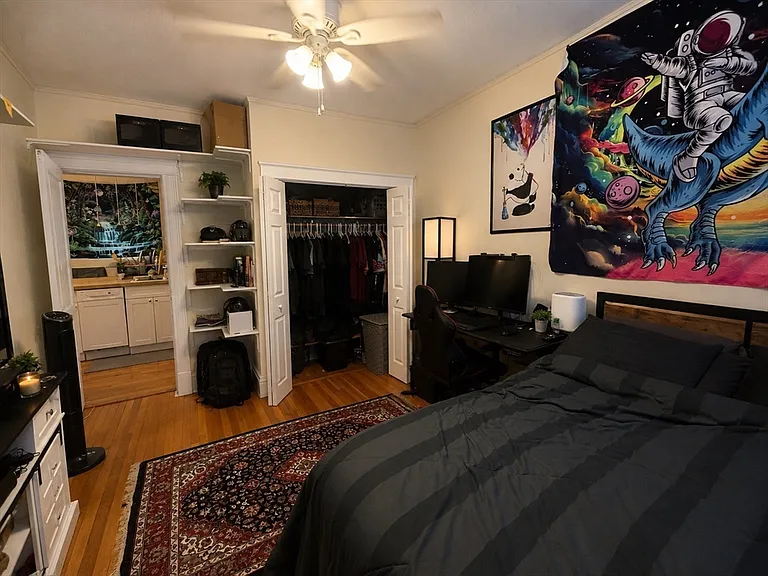 35 Queensberry St #16 — Photo 2