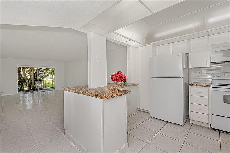 1st image of 611 S Hollybrook Dr APT 204
