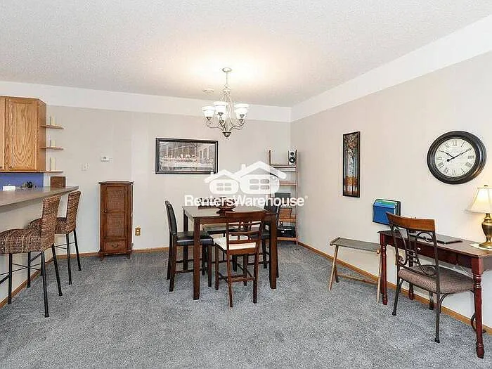9585 Queensland Ln N — Photo 3