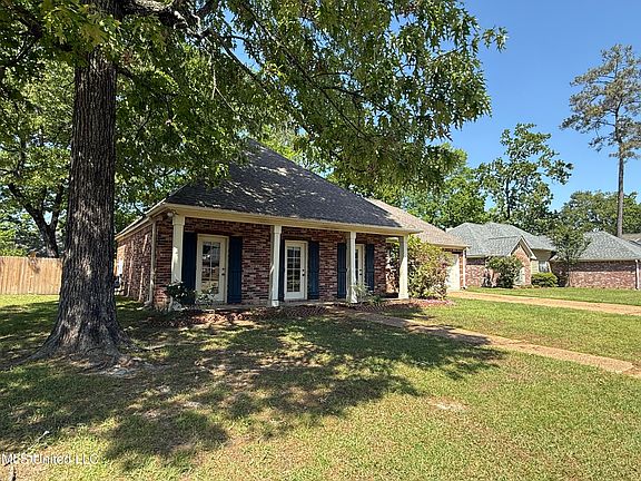 4th image of 1007 Riverchase North Dr