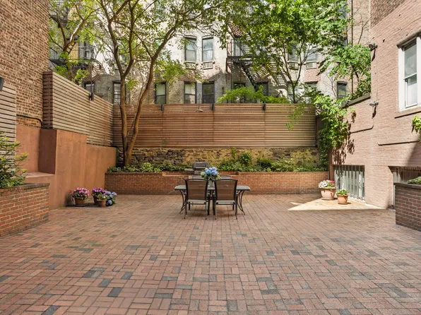 161 East 90th Street 3B image 10 of 10