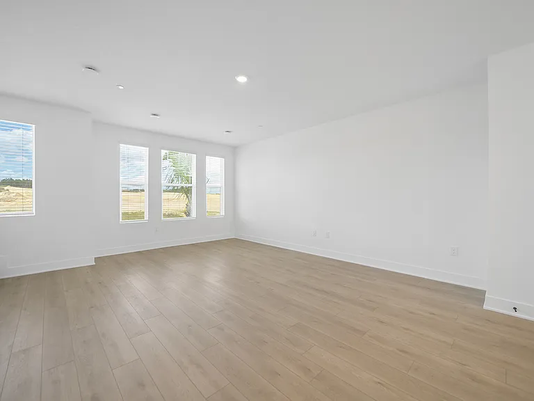 15219 Hamlin Park Dr #15219 — Photo 12