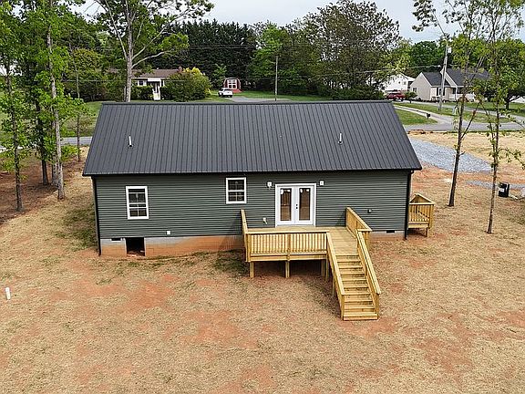 3rd image of 103 Greenhouse Rd
