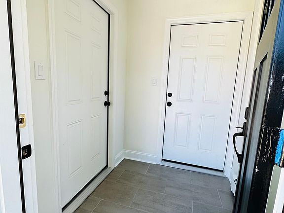 4th image of 1004 5th Ave #1