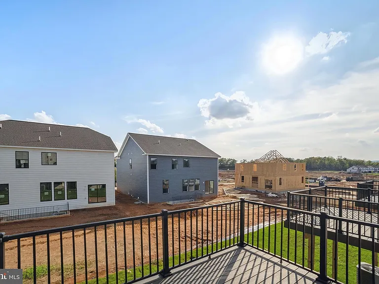 858 Amity St — Photo 12