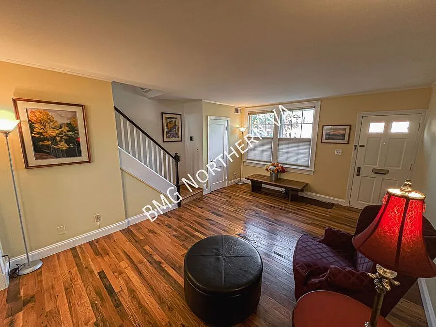 Building Photo - 1400 S Edgewood St #520