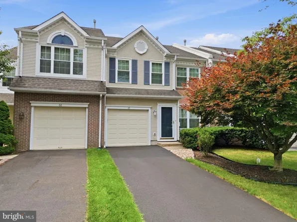 65 Cypress Pl, Newtown, PA 18940