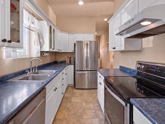 4th image of 459 Lydia St