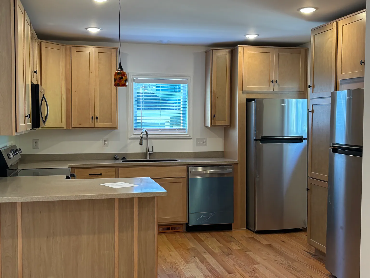 5 bed, 2000 sqft, $6,750 — Photo 3