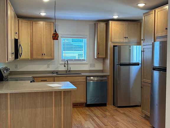 5th image of 612 N Lincoln St
