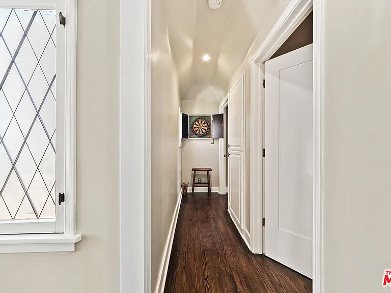 401 N McCadden Pl — Photo 33
