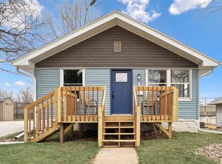 2819 Rollins Ave, Des Moines, IA 50312