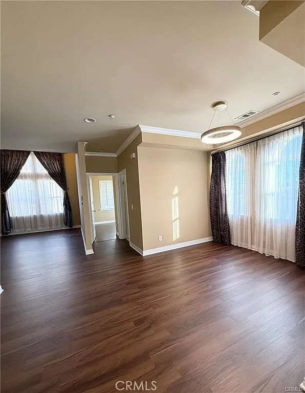 3 bed, 1889 sqft, $4,050 — Photo 2
