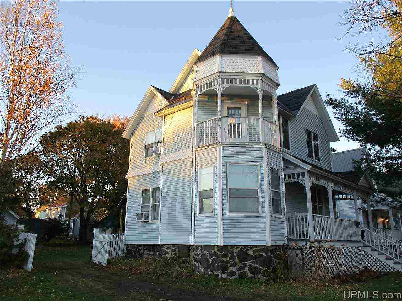 441 Pewabic St, Laurium, MI 49913 Zillow
