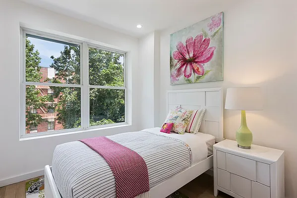 Sold by Nest Seekers International | media 14