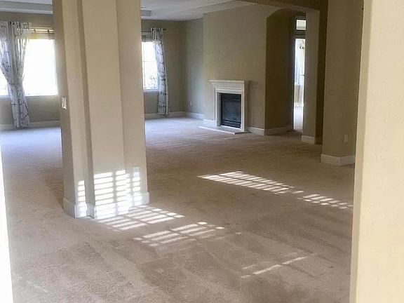 Open floor - living area