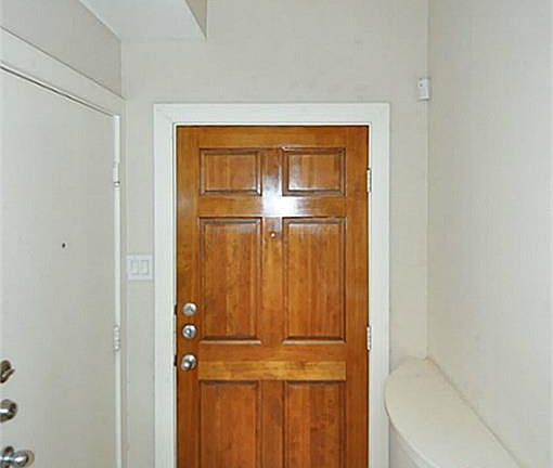 4th image of 8674 Meadowcroft Dr