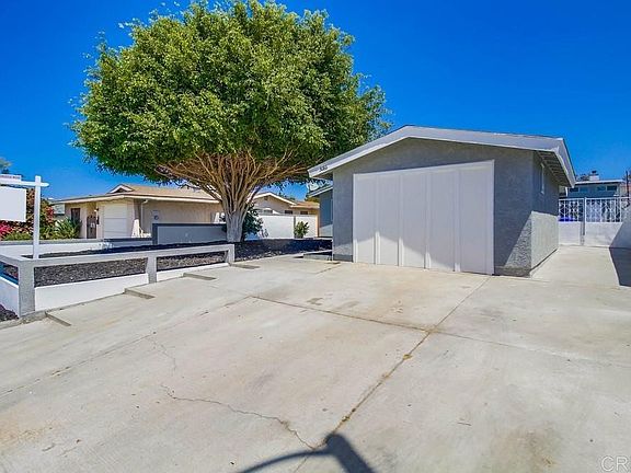 3rd image of 3686 Arruza St
